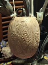 Beautifully Hand Carved Coconut Shell Purse 1977 Haiti/Dominican Republic Excell