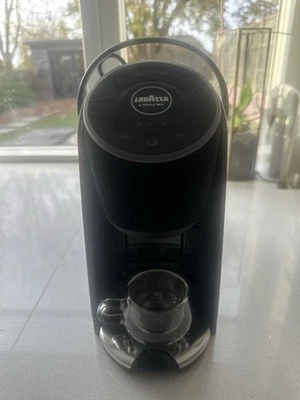 Lavazza A Modo Mio Voicy Pod Coffee Machine - Black
