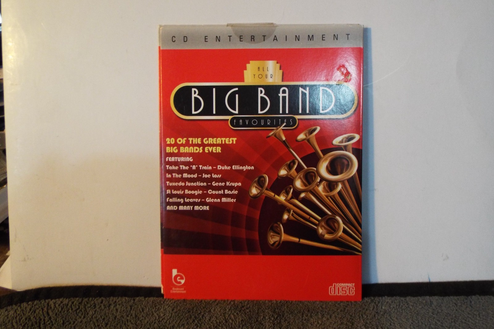 BIG BAND FAVOURITES- CD-IN A CARD SLEEVE