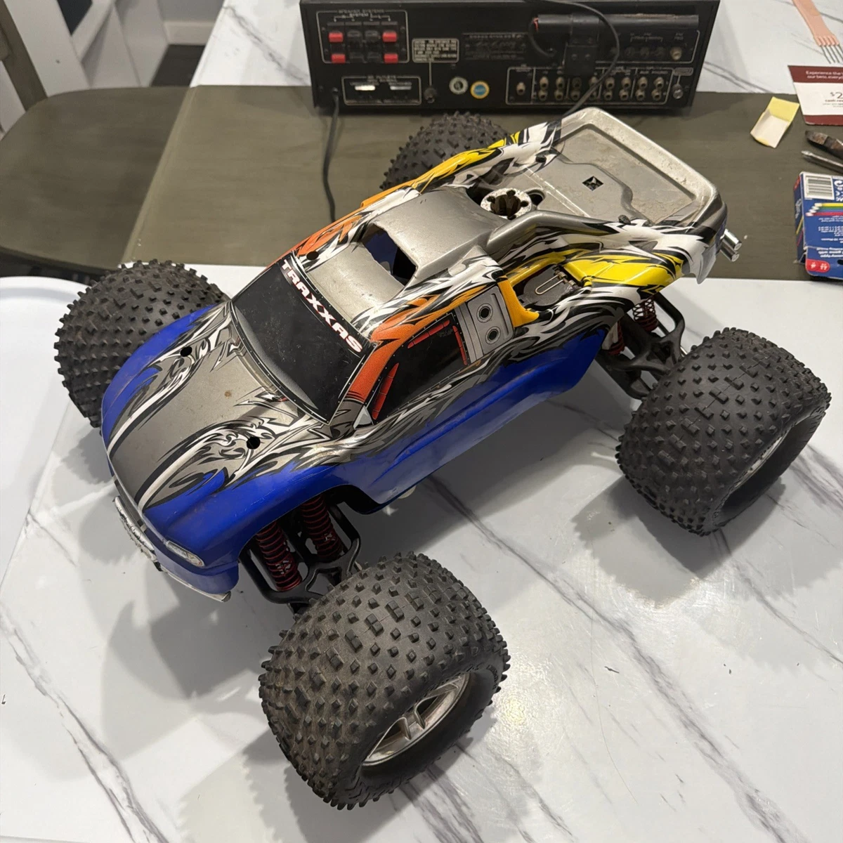 Traxxas SportMaxx 5110 (comme T-Maxx) 4WD Nitro 1/10 - Comme Neuf