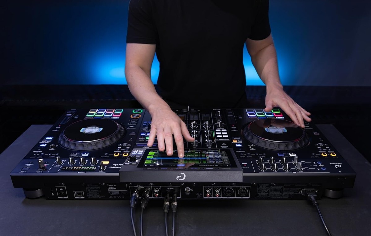 Pioneer XDJ-AZ 4ch Professional All In One DJ System Black