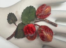 vintage millinery 1940s pods leaves velvet cotton hand wrapped 1 bunch Germany