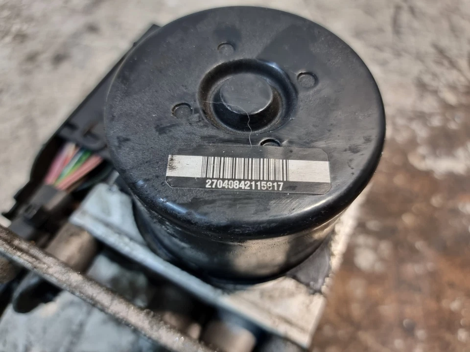 Módulo de control de bomba ABS Mercedes Benz Clase C 2011 W204 C220 CDI OEM A1724312612 Foto 3 de 4