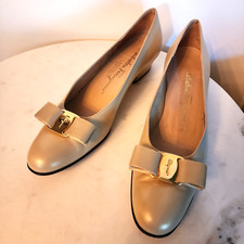 Salvatore Ferragamo Women VARA Sz 7.5 A4 Bow Shoes Champagne Beige Pearl Vintage