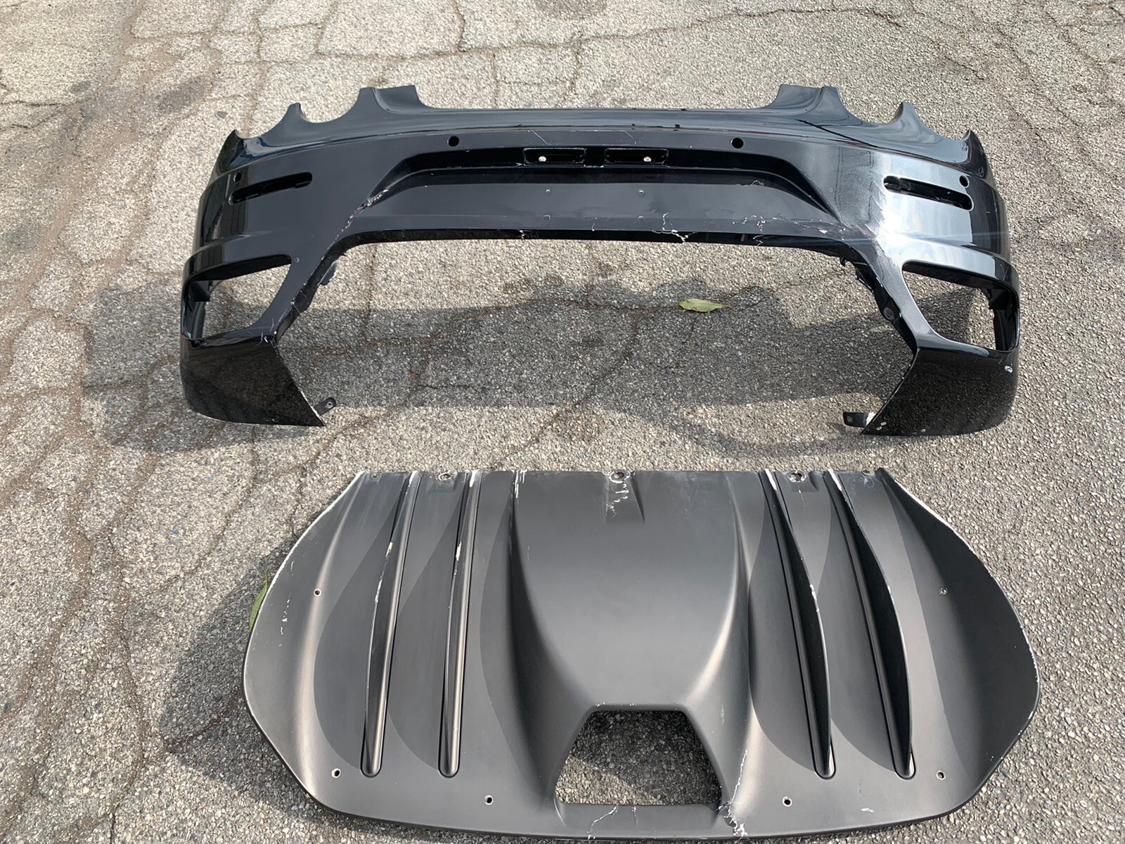 2006-2009 FERRARI F430 REAR OEM BUMPER ONLY Diffuser Not Included￼