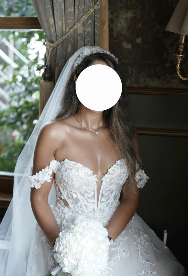 Blue by Enzoani wedding dress size 8 - Image 4 of 4