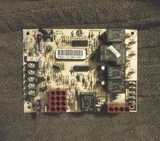 Source 1 York P031-01267-001 / 031-01267-001A Furnace Control Board