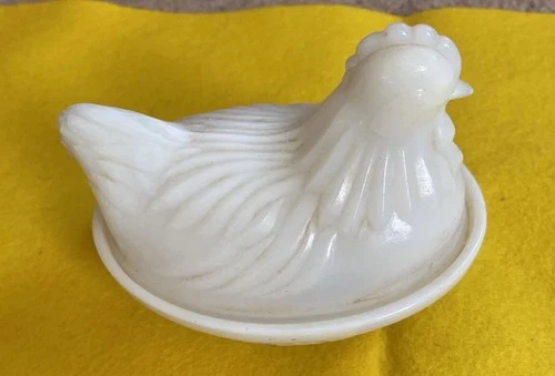 Vintage White Milk Glass Chicken Hen on a Nest Small 4 1/2" Candy Covered Dish