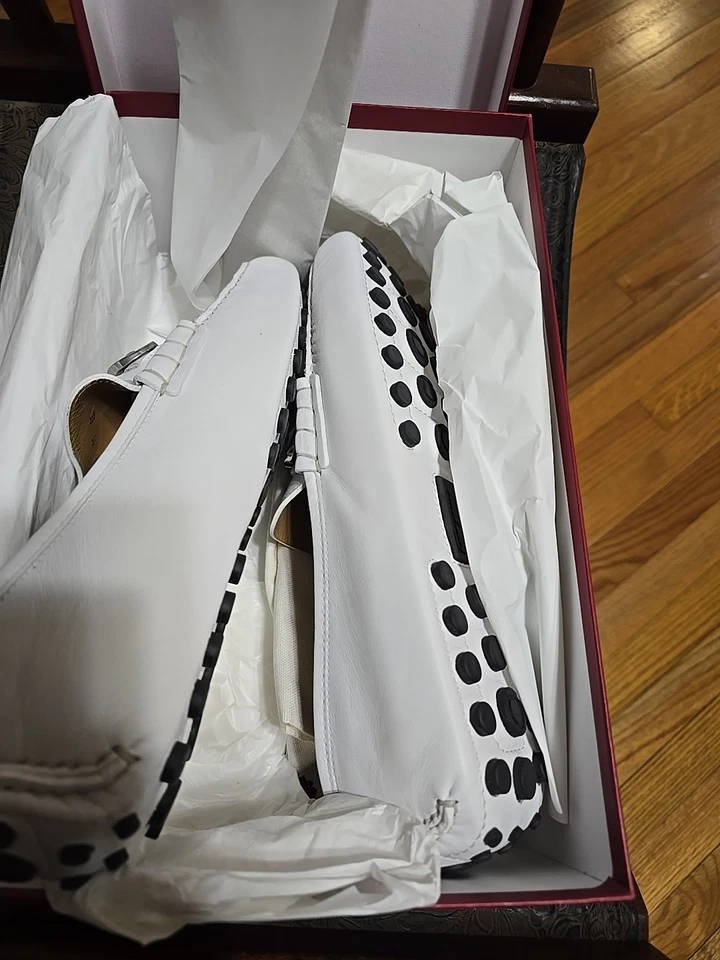 RARE Find In White And Silver Ferragamo Leather Shoes 11EE - Image 3 of 4