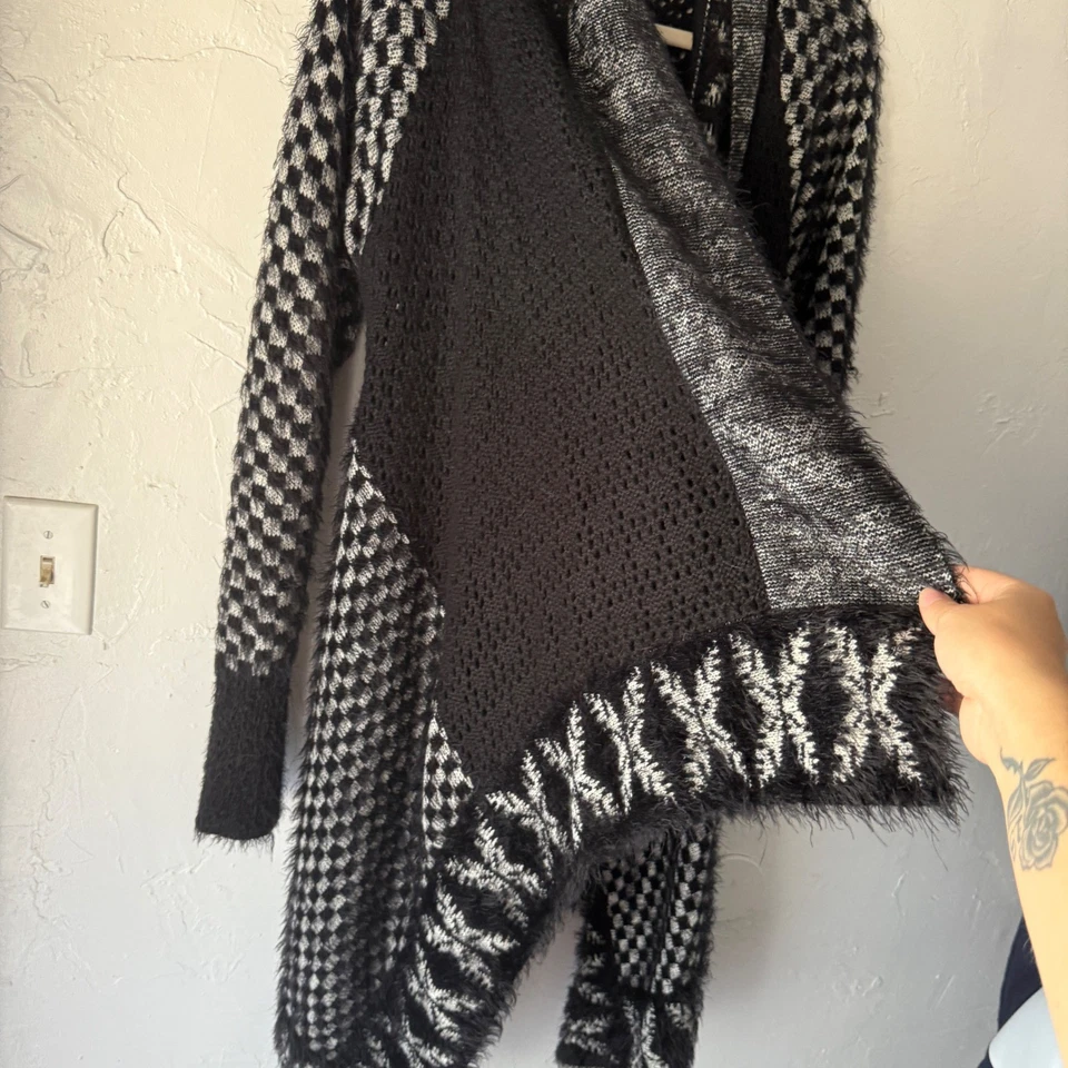 Suéter Cárdigan Asimétrico Difuso Cuadros Blanco Negro Buffalo Años 2010 M Foto 4 de 4