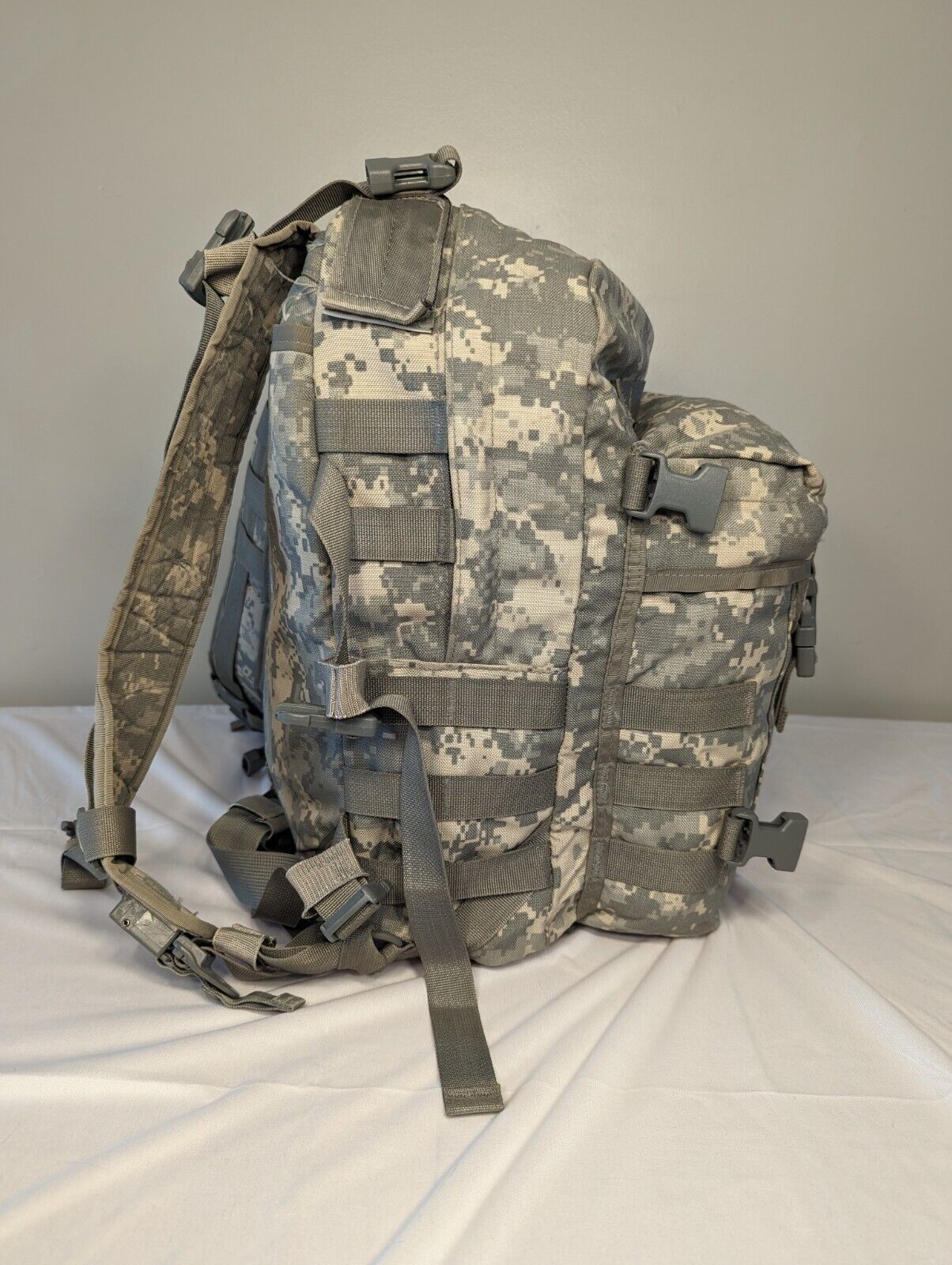 US ARMY ACU ASSAULT PACK 3 DAY MOLLE II BACKPACK  Made in USA with Stiffiner