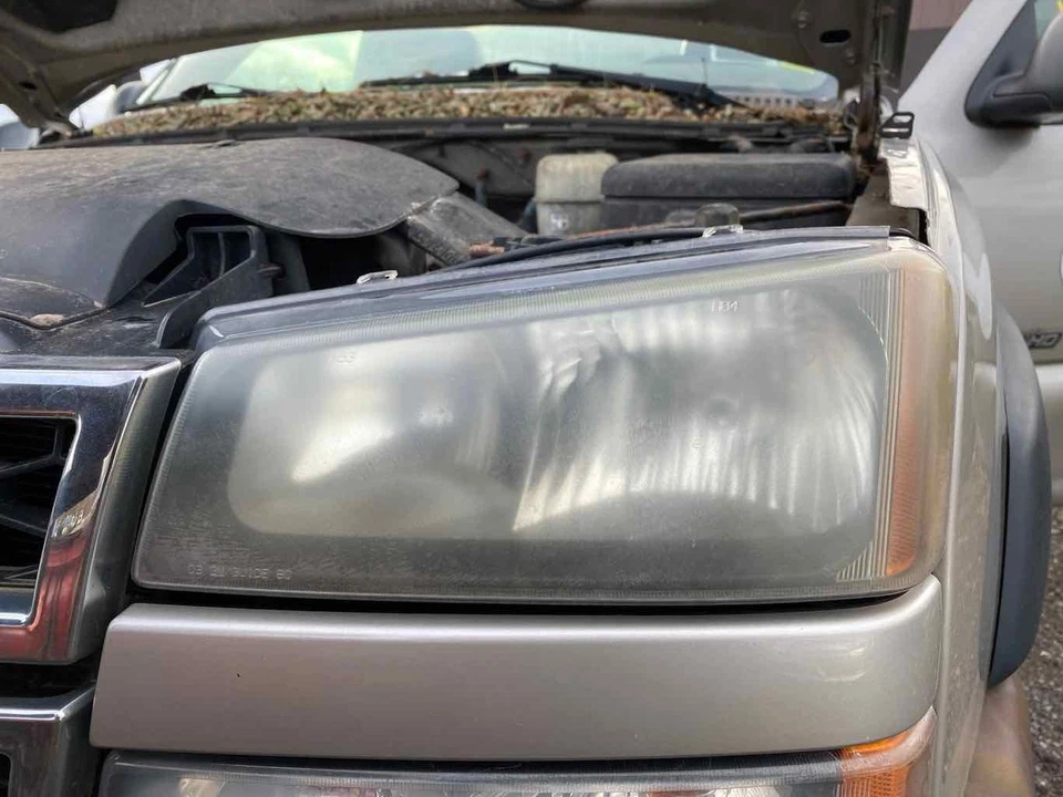 Conjunto de faros izquierdos usados se adapta a: Chevrolet Silverado 2500 2006 camioneta clásica Foto 4 de 4