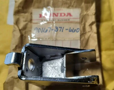 seee様 Honda OEM 90167-371-660 Bracket Pillion Step NOS 77'-83' GL1000