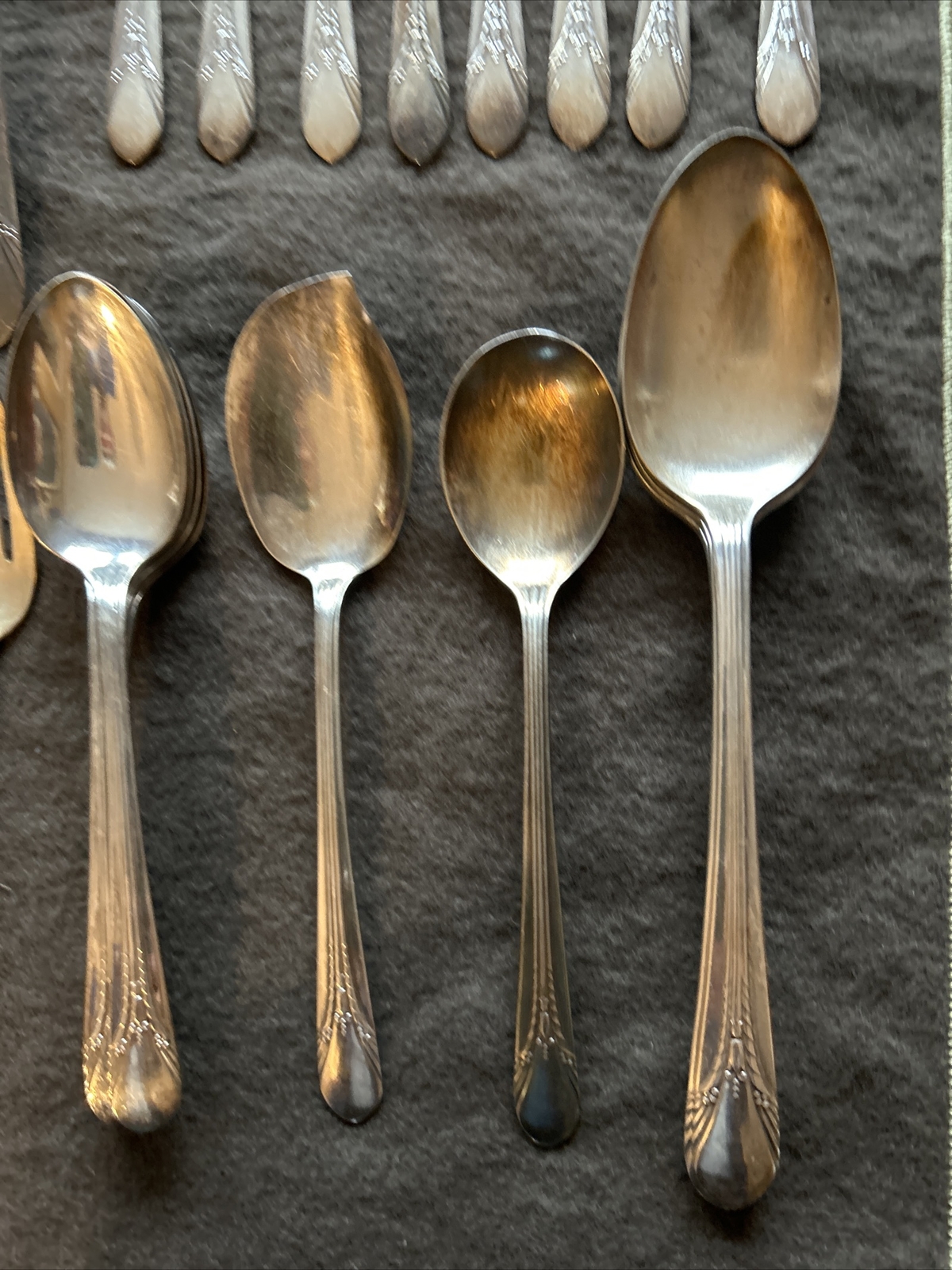 WM Rogers MFG. Co Silverplated Original Rogers Pattern SILVERWARE 36 PC.