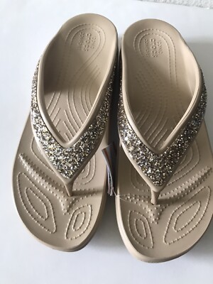 WOMEN'S CROCS SLOANE CHAI/GOLD GLITTER FLIP FLOP