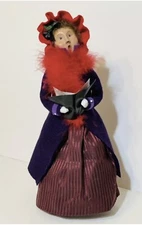 Byers Choice Red Hat Lady Society Christmas Caroler 2004 Songbook Xmas