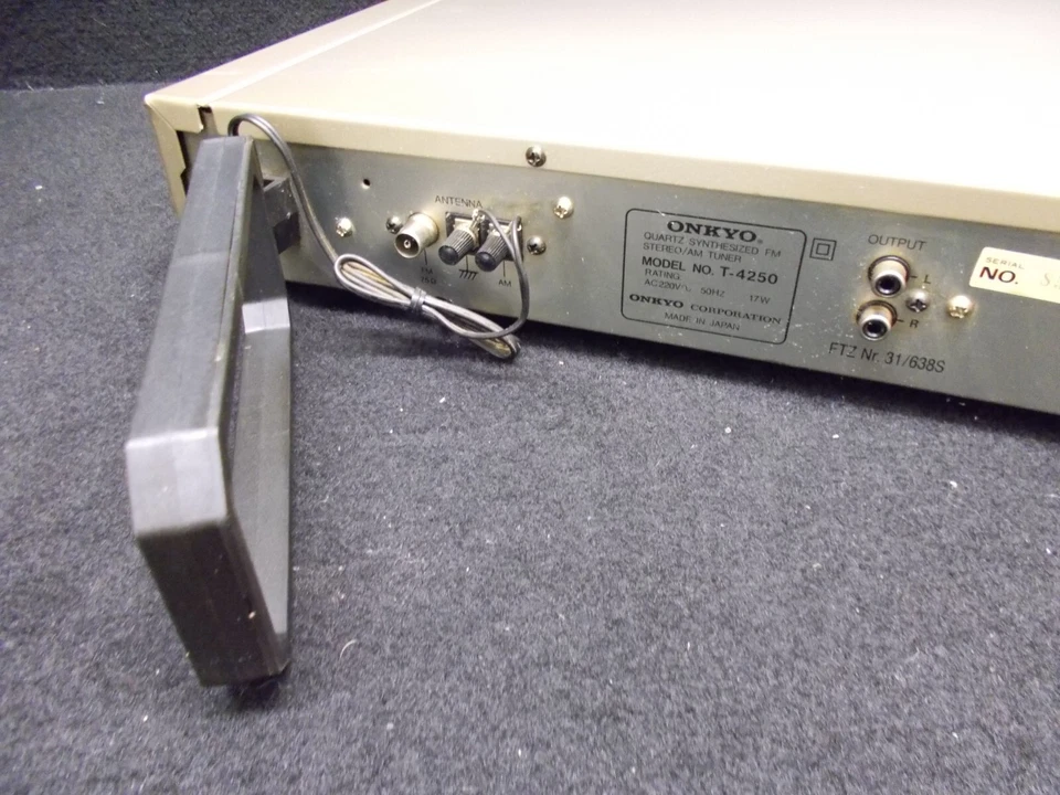 ONKYO T-4250, FM MW LW Quartz Synthesizer Stereo Tuner, silber. DEFEKT #IK-565 - Bild 4 von 4