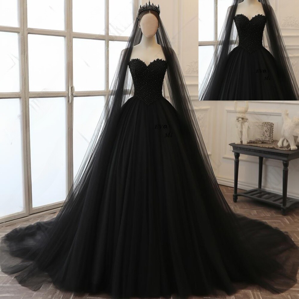Gothic Black A-line Wedding Dresses Sweetheart Neck Sleeveless