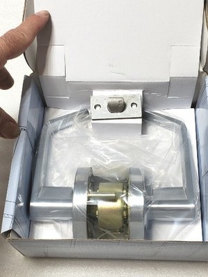 Design Hardware X-76-F-USD26  Privacy  Lever Lockset, Satin Chrome Finish  N£W