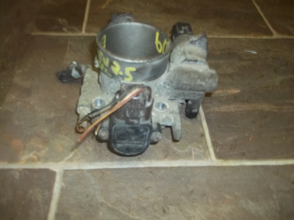 2002 SUBARU LEGACY Throttle Body Throttle Valve Assembly 2.5L 4 Cyl OEM - Image 2 of 4