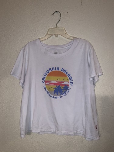Juniors California dreaming Levi Crop top