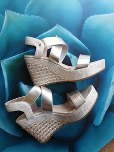 moda in pelle rivel wedge sandal