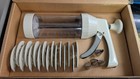 The Pampered Chef 1525 Cookie Press with 16 Discs - White — photo 3