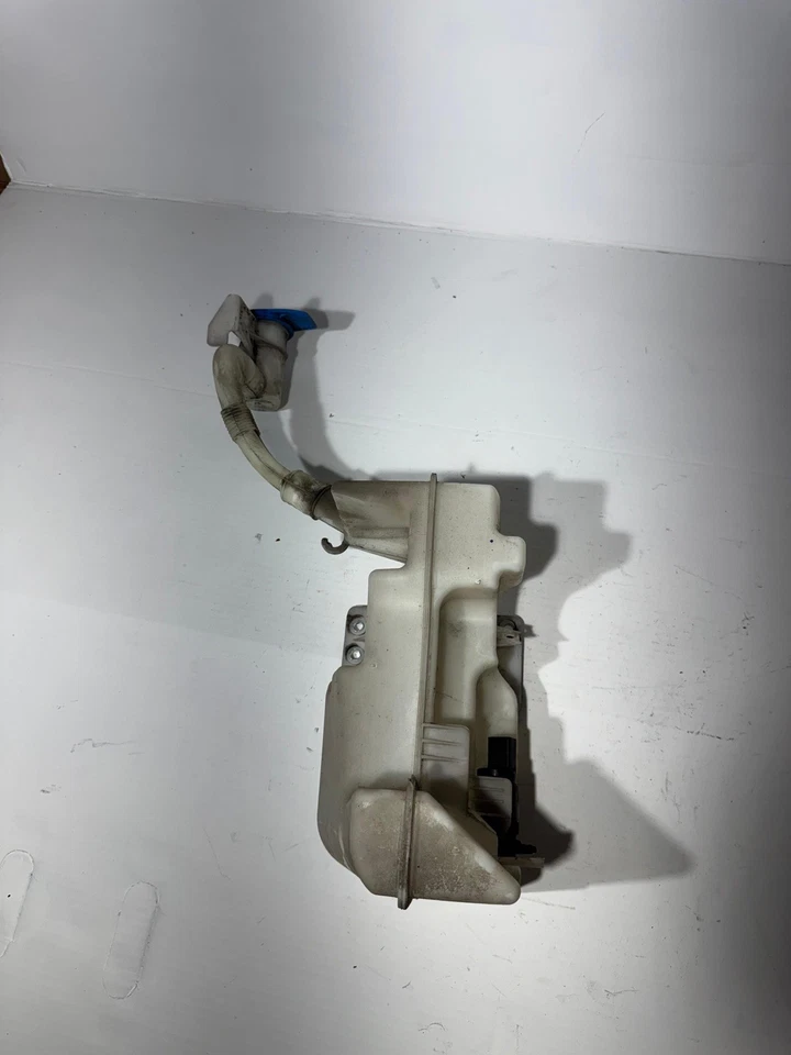 2011-17 VW Jetta 4 16 agua limpiaparabrisas depósito de agua bombas 5C6955453S Foto 3 de 4