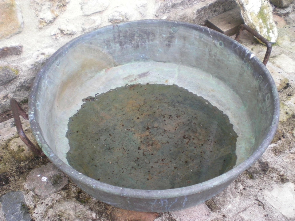 chaudron ancien cuivre et poignées fer forgé, fromage artisanal - Photo 2/2