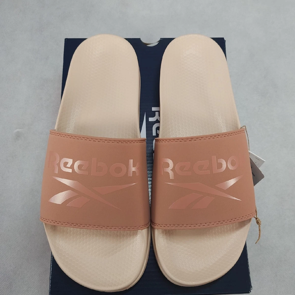 Reebok flip flop hot sale sandals