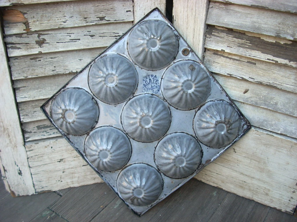 Antique L&M Mfg Co Gray Graniteware 9 Hole Muffin Tin Baking Pan Farmhouse Prim