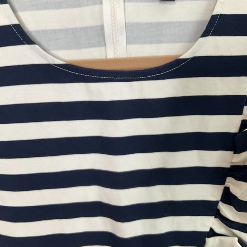 J. Crew Damen Medium asymmetrisch marineblau und weiß Rüschen gestreift Schößchen Top - Bild 3 von 6