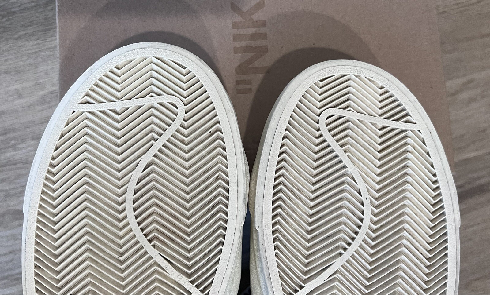 OFF WHITE X NIKE Nike Blazer Mid x BIANCO SPORCO usate The Ten 2017 taglia 10