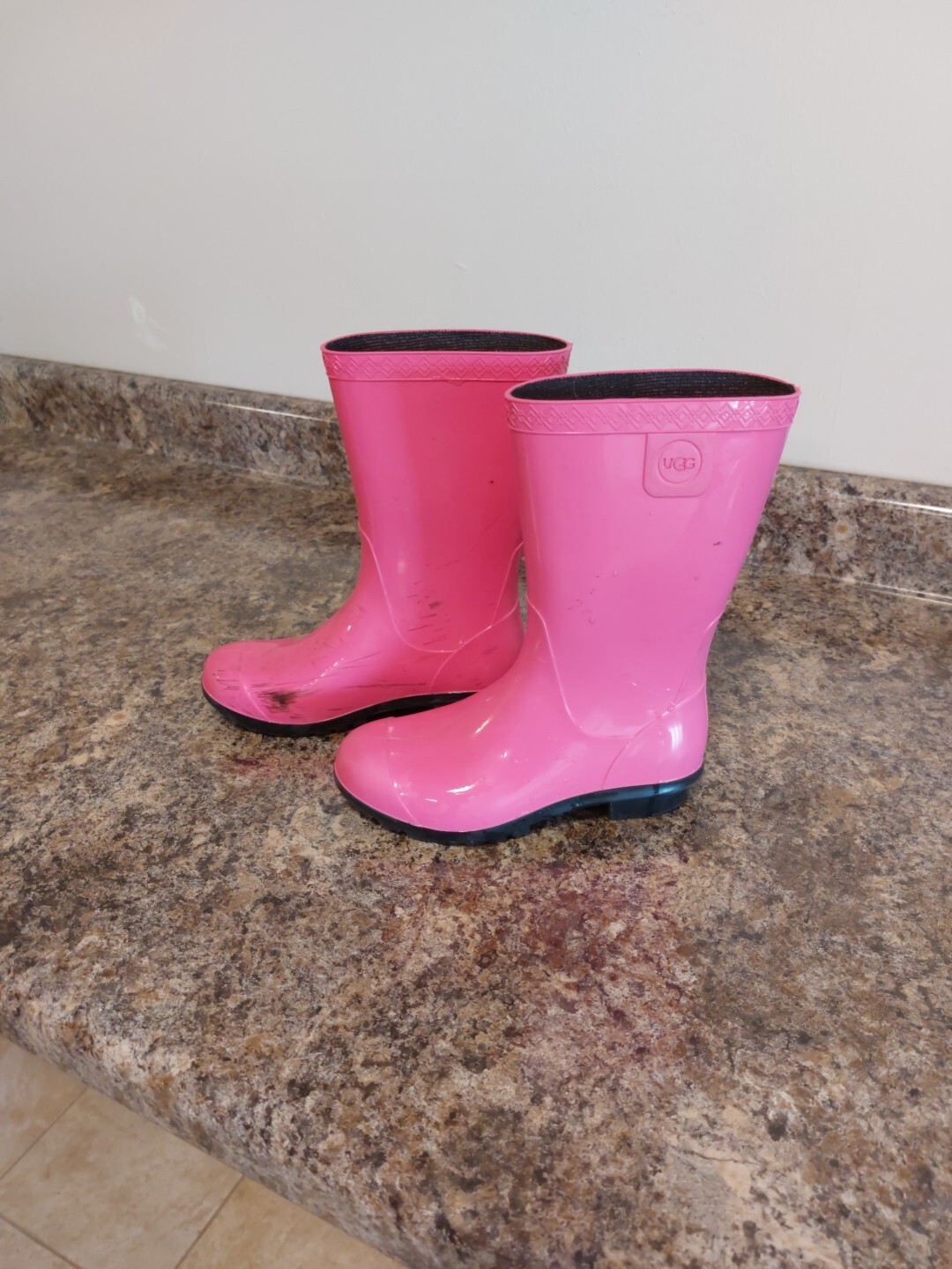 Ugg rain boots youth 4 pink kids Raana slip on shoes waterproof-image
