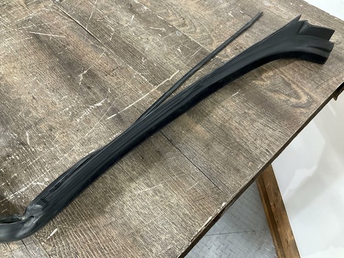 Junta de sello superior parabrisas Ferraria 360 Modena Spider OEM (65797300) - Imagen 5 de 9
