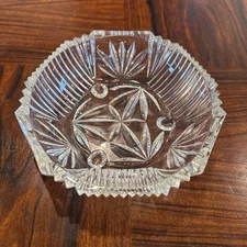 Vtg 3 Footed Beveled Starburst Design Glass Dish Candy Dish Jewelry Dish