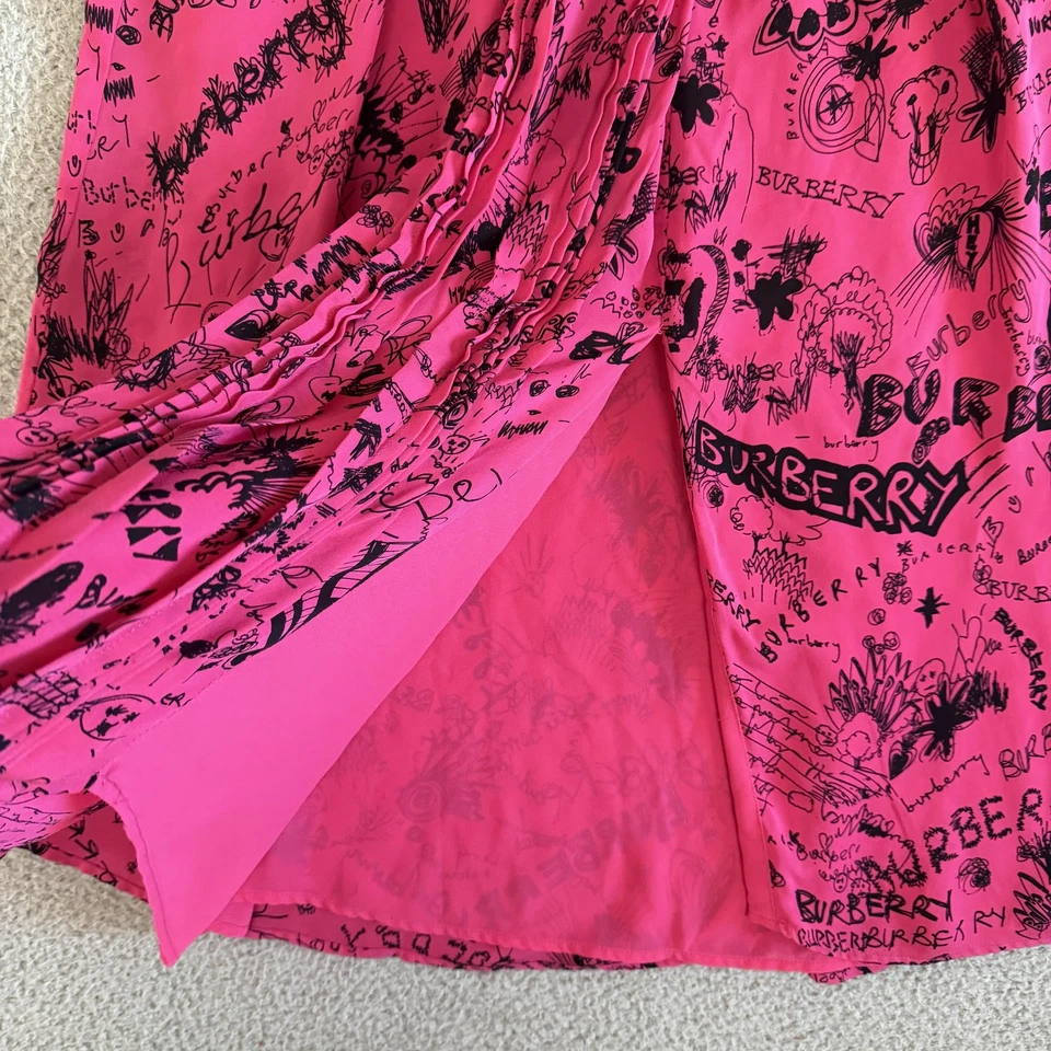 Falda Burberry Mujer Grande Rosa Seda Garabato Graffiti Logo Plisada Midi Línea A Foto 4 de 4