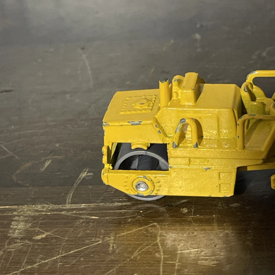 Литая модель Road Roll MP001 в масштабе 1:64 Mystery Manufacture - Изображение 2 из 4