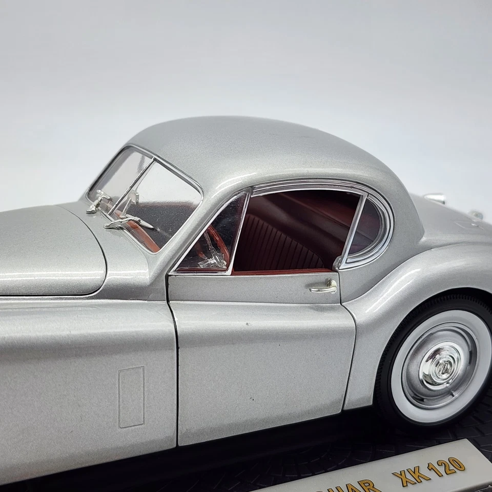 Литые модели 1949 Silver Jaguar XK 120 масштаб 1:18 трудно найти для коллекционеров - Изображение 4 из 4