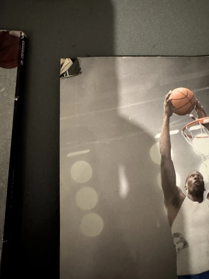 Kobe Slam Kicks Magazine # 26 LA Lakers Mamba No Label – Ok condition (Both) - Image 3 of 4