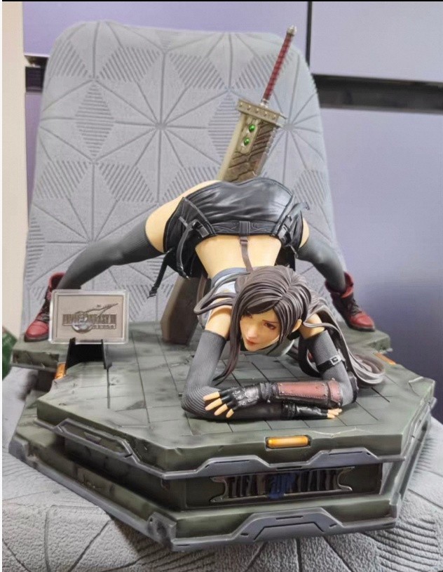 ラジオ　オブジェ Final Fantasy VII Tifa Lockhart Jack-O Pose Resin Statue 1/4 Scale