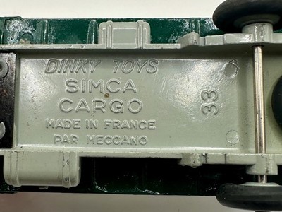 réf 33 Dinky-Toys Camion benne Simca Cargo 1/43 eme réf 537