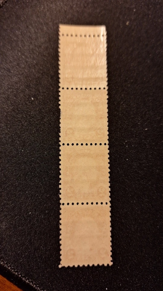 Scott #583, M/F/NH, V. Pane of 4, Carmine, Washington, 2 cent, perf 10, 1924 - Image 2 of 2