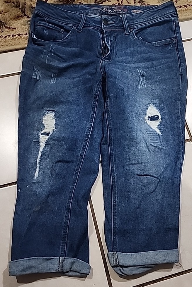 Faded Glory Sz12 Cuffed Distressed Capri Stretch (683) | eBay Faded Glory Sz12 Cuffed Distressed Capri Stretch (683) | eBay