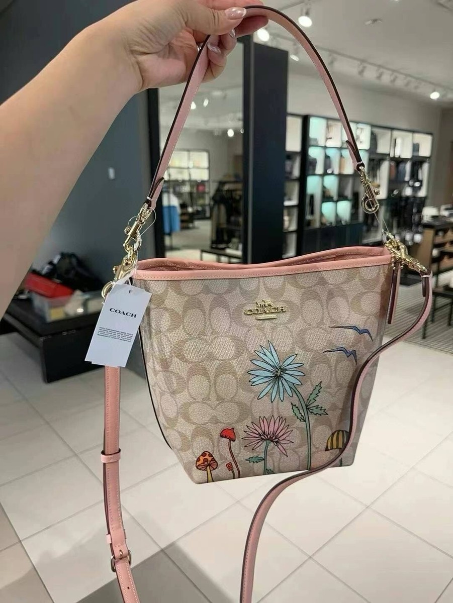 トートバッグ COACH City Bucket Bag In Signature Canvas Star Charm CBH74 COACH® Outlet | City Bucket Bag In Signature Canvas With