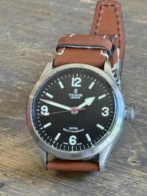 Tudor Heritage Ranger 79910 with 3 Straps
