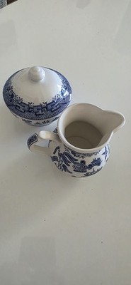 Churchill England Blue Willow Sugar Bowl And Creamer For Tea Vintage Oriental 