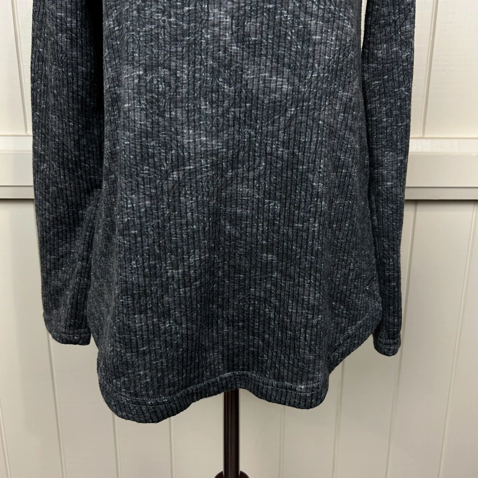 Tahari Top Women's Size M Grey Long Sleeve Paisley Print Casual Soft - image 2 of 4