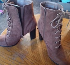 Bottes Hot Kiss FEMME pointure 10M marron simili cuir 3,75" talons fermeture éclair latérale dentelle excellent état