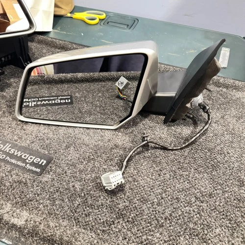 08-14 GMC Acadia DRIVER  Side Mirror LEFT LH Front SIDE  Silver Oem.